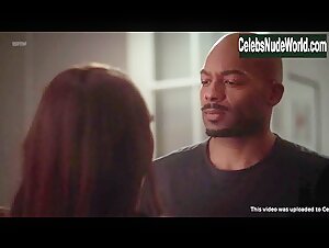 Naturi Naughton Kissing , Lingerie in Power (series) (2014) 9