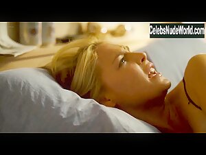 Nautica Thorn in Knocked Up (2007) 14