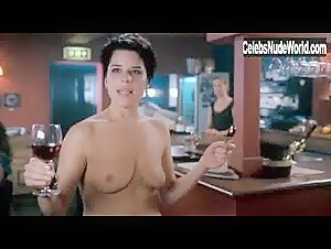 Camble nude neve Neve Campbell