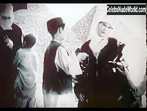 Nicole Kidman in Portrait of a Lady (1996) 19