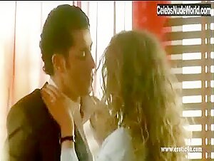 Nicole Smolin Kissing , Blonde in Excitante experience (2005) 1