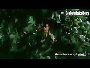 Nieves Navarro Outdoor , Hot in Emanuelle e gli ultimi cannibali (1977) 14