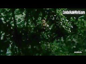 Nieves Navarro Outdoor , Hot in Emanuelle e gli ultimi cannibali (1977) 4