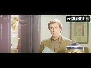 Nieves Navarro in Tutti i colori del buio (1972) 11