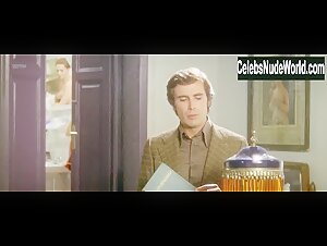 Nieves Navarro in Tutti i colori del buio (1972) 12