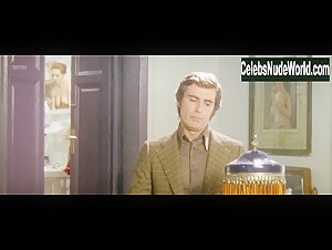 Nieves Navarro in Tutti i colori del buio (1972) 13