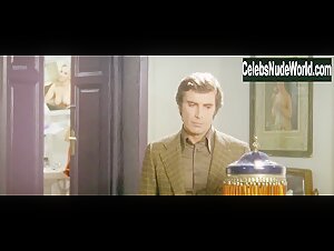 Nieves Navarro in Tutti i colori del buio (1972) 14