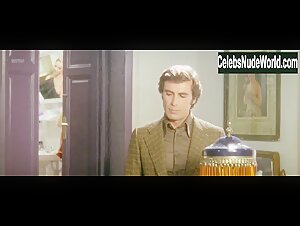 Nieves Navarro in Tutti i colori del buio (1972) 15