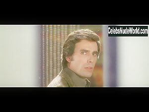 Nieves Navarro in Tutti i colori del buio (1972) 18