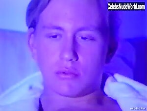 Nikki Marie in Modern Love (1992) 8