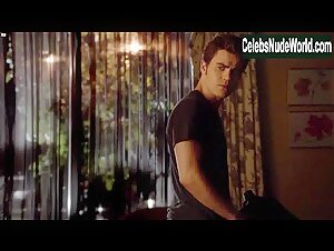 Nina Dobrev Kissing , Couple in Vampire Diaries (series) (2009) 9