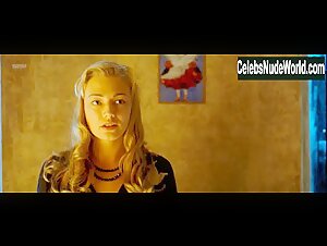 Oksana Akinshina in Stilyagi (2008) 2