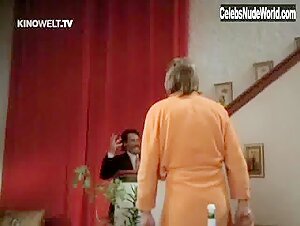 Olga Bringmann in Das Madchen mit der heisen Masche (1972) 2