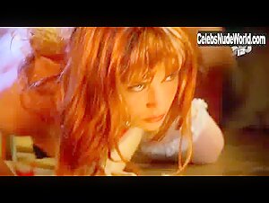Olga Kurylenko in Le porte-bonheur (2006) 15