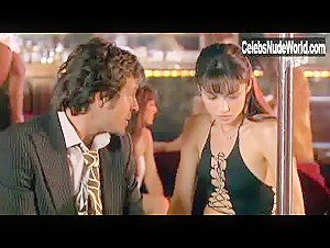 Olga Kurylenko Bikini , Brunette in Le porte-bonheur (2006) 13