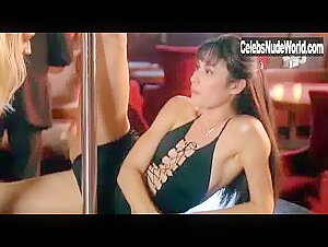 Olga Kurylenko Bikini , Brunette in Le porte-bonheur (2006) 6