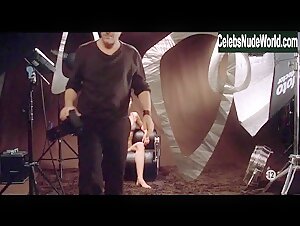 Olga Kurylenko in Le serpent (2006) 8