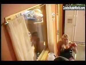 Olivia O'Lovely Brunette , Kissing in 7 Lives Xposed (series) (2001) 20