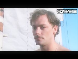 Ornella Muti in La stanza del vescovo (1977) 6