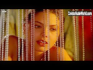 Ornella Muti in Storie di ordinaria follia (1981) 14