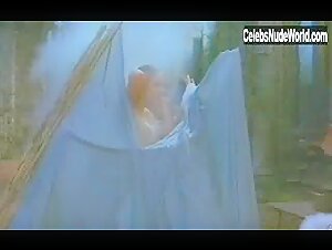 Ornella Muti in Il viaggio di Capitan Fracassa (1990) 11