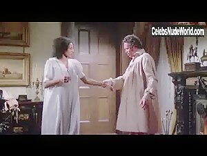 Pam Grier hot , sex scene in Drum (1976) 3