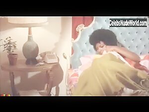 Pam Grier in Foxy Brown (1974) 7