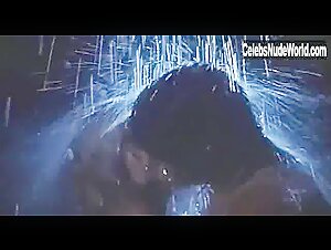 Pandora Peaks in Do or Die (1991) 14