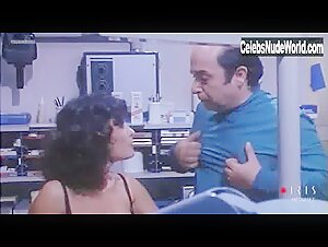Paola Senatore in L'infermiera di notte (1979) 19