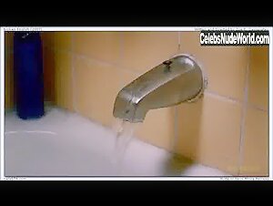 Parker Posey Bathtub , Couple in Broken English (2007) 1