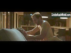 Pascale Bussieres in Nous sommes les autres (2017) 12