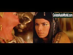 Patricia Velasquez in Mummy (1999) 13