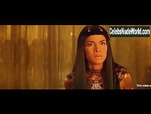 Patricia Velasquez in Mummy (1999) 18