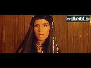 Patricia Velasquez in Mummy (1999) 19
