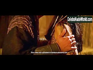 Patricia Velasquez in Mummy (1999) 6