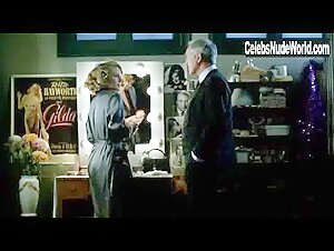 Patsy Kensit in Beltenebros (1991) 8