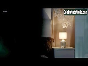 Paulina Chapko in Miasto skarbow (series) (2017) 18