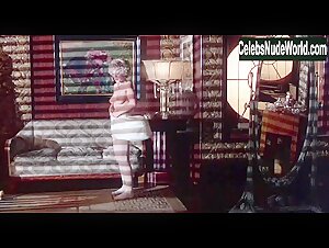 Penelope Milford in Valentino (1977) 3