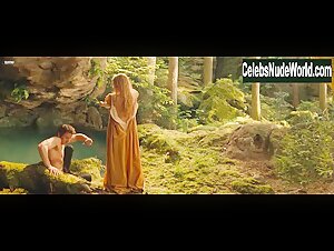 Pihla Viitala Outdoor , Cleavage in Hansel and Gretel: Witch Hunters (2013) 16