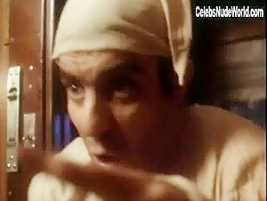 Pilar Alcon in Aqui huele a muerto... (1990) 15