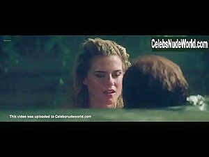 Rachael Taylor nude, bathtub scene in Gold (2016) 16
