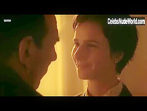 Rachel Griffiths in Among Giants (1998) 4