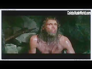 Rae Dawn Chong in La guerre du feu (1981) 2