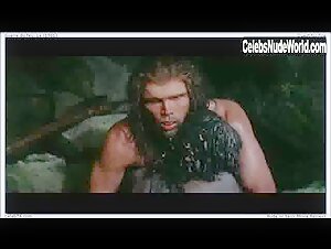 Rae Dawn Chong in La guerre du feu (1981) 6