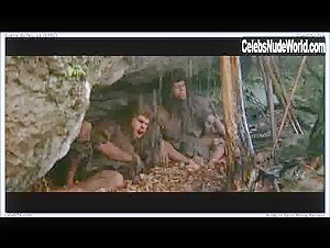 Rae Dawn Chong in La guerre du feu (1981) 7