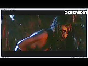 Rae Dawn Chong Outdoor , Explicit in La guerre du feu (1981) 8