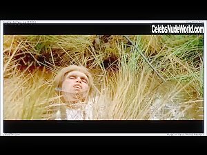 Rae Dawn Chong Outdoor , Vintage in La guerre du feu (1981) 18