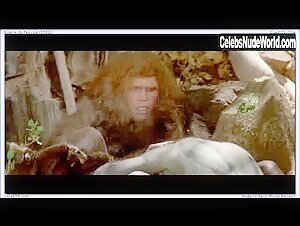 Rae Dawn Chong Explicit , Vintage in La guerre du feu (1981) 16