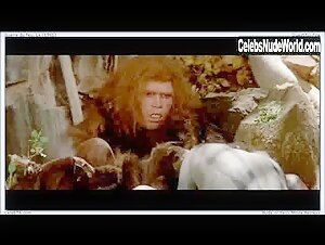Rae Dawn Chong Explicit , Vintage in La guerre du feu (1981) 20