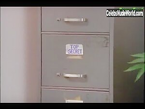 Raisa Ivanic Explicit , Couple in Sexual Chemistry (1999) 17